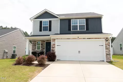 608 Crackling Ct, Zebulon, NC 27597
