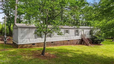 8413 Settlers Hill Rd, Willow Spring, NC 27592