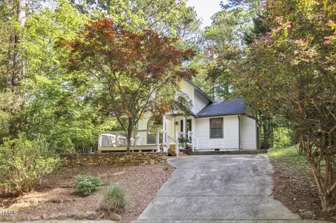 101 Creekview Cir, Carrboro, NC 27510