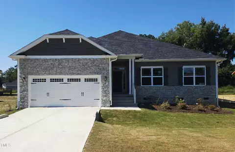 37 Shoreline Dr, Lillington, NC 27546