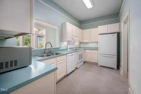 Kitchen - 1508 W Markham Ave, Durham, NC 27705 photo 1 of 2