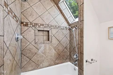Bath - 1915 Redding Ln, Durham, NC 27712 photo 6 of 6
