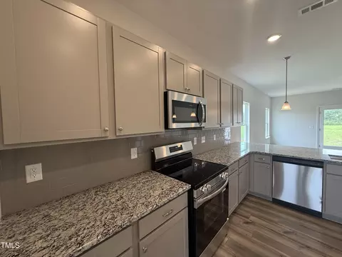 Kitchen - 202 E Victory View Ter, Smithfield, NC 27577 photo 2 of 3