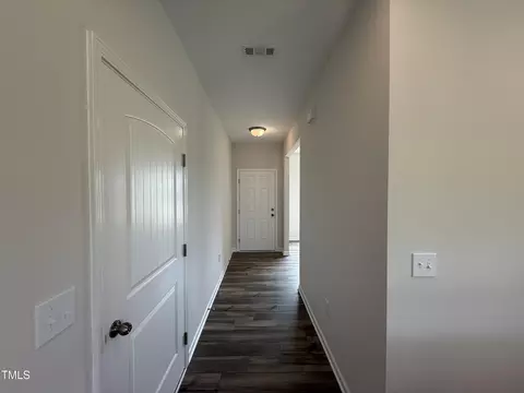 Entry Way - 202 E Victory View Ter, Smithfield, NC 27577 photo 2 of 5