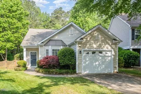 8437 Whisper Ridge Pl, Raleigh, NC 27613