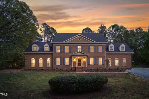 2238 Lakeview Ter, Burlington, NC 27215