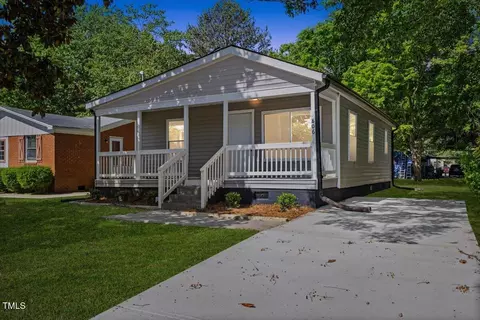 806 Martin Luther King Jr Dr, Smithfield, NC 27577