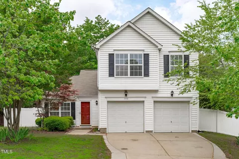 104 Harvolly Dr, Holly Springs, NC 27540