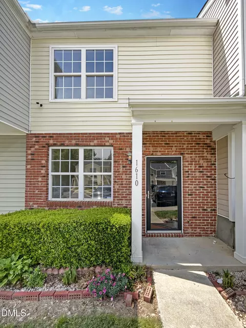 1610 Oxleymare Dr, Raleigh, NC 27610