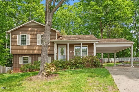 300 Wakewood Ct, Raleigh, NC 27615