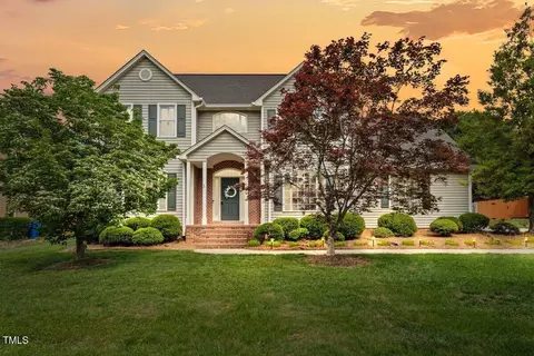 608 Driftwood Dr, Gibsonville, NC 27249