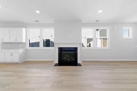708 Blackpool Dr, Durham, NC 27703 photo 5