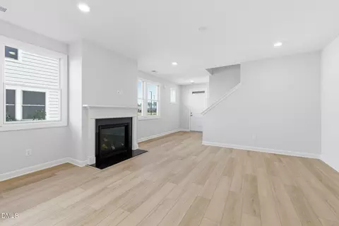 708 Blackpool Dr, Durham, NC 27703 photo 4