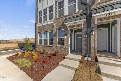 414 Gaston Park Ln #200, Wake Forest, NC 27587