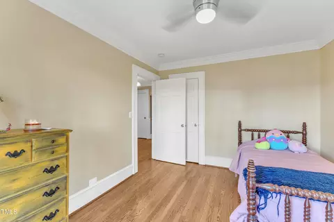 Bedroom - 300 S Pine St, Benson, NC 27504 photo 5 of 5