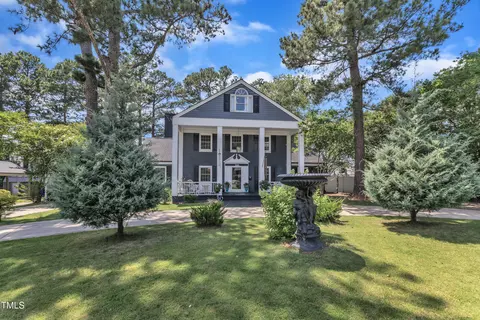 300 S Pine St, Benson, NC 27504