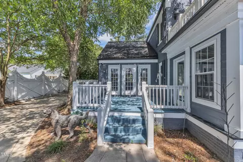 Exterior - 300 S Pine St, Benson, NC 27504 photo 11 of 14