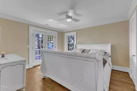 Bedroom - 300 S Pine St, Benson, NC 27504 photo 2 of 5