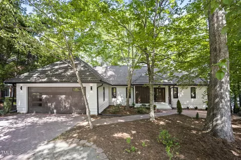 109 Lochview Dr, Cary, NC 27518
