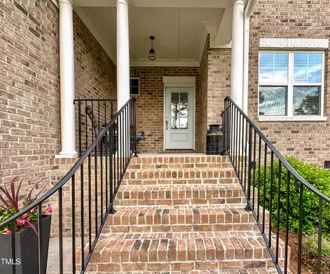409 Eagle Ct, Henderson, NC 27536 photo 4