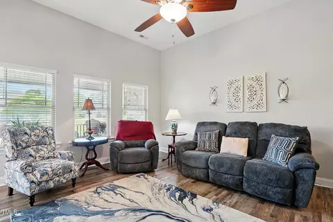 Living - 116 Colonade Ct, Benson, NC 27504 photo 2 of 3