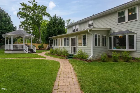 1213 Indian Trail Dr, Raleigh, NC 27609