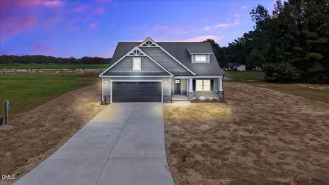 3725 Huntcliff Dr, La Grange, NC 28551