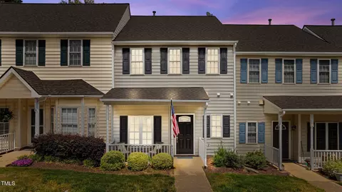 831 S White St, Wake Forest, NC 27587