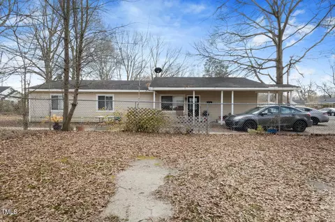 618 White St, Selma, NC 27576 photo 1