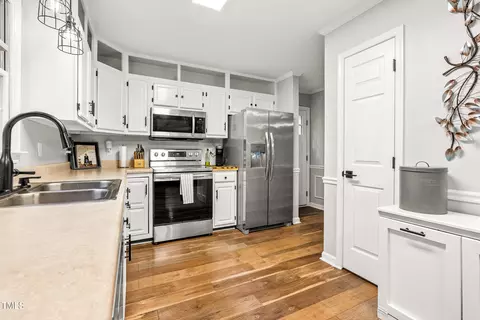 5701 Hadrian Dr, Durham, NC 27703 photo 14