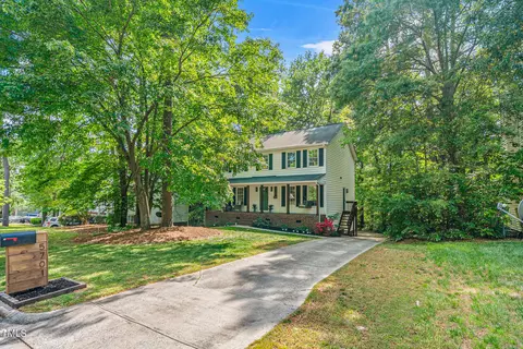 5701 Hadrian Dr, Durham, NC 27703 photo 2