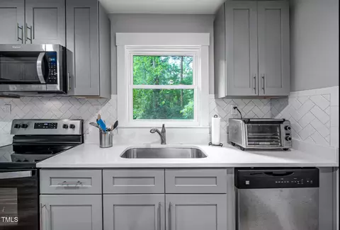 Kitchen - 1402 Robinhood Rd, Durham, NC 27701 photo 3 of 4