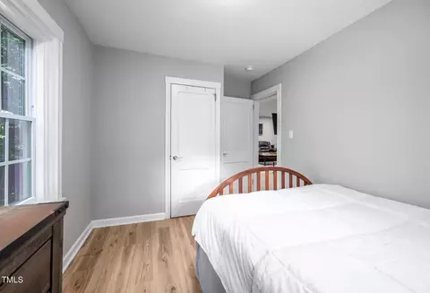 Bedroom - 1402 Robinhood Rd, Durham, NC 27701 photo 1 of 4