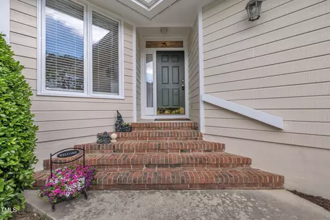 1933 Castle Pines Dr, Raleigh, NC 27604