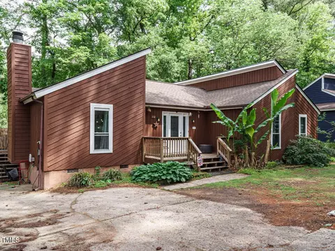 112 Cameron Ct, Cary, NC 27511
