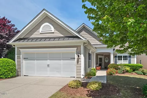 524 Clarenbridge Dr, Cary, NC 27519