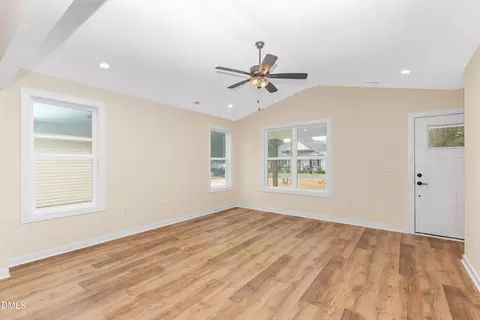 211 E Washington St, Coats, NC 27521 photo 8