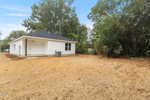 211 E Washington St, Coats, NC 27521 photo 22