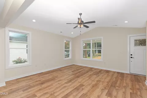 229 E Washington St, Coats, NC 27521 photo 8