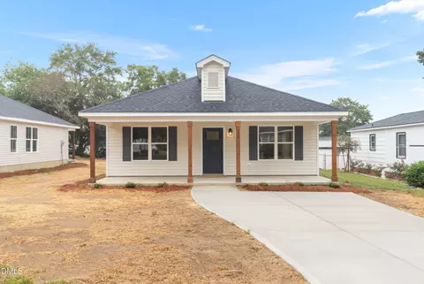229 E Washington St, Coats, NC 27521