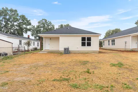 229 E Washington St, Coats, NC 27521 photo 23