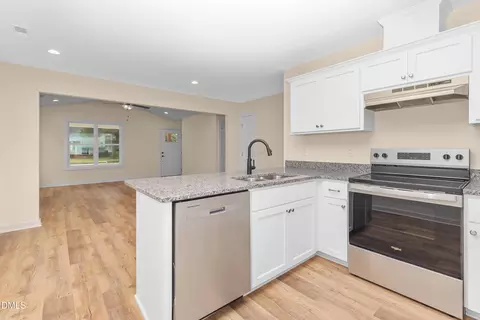 229 E Washington St, Coats, NC 27521 photo 11