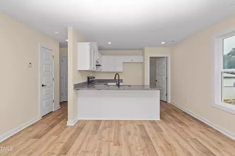 229 E Washington St, Coats, NC 27521 photo 10