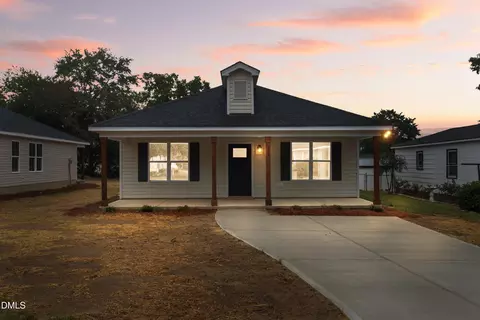229 E Washington St, Coats, NC 27521 photo 2