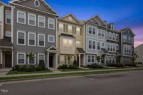 608 Grand Central Sta, Apex, NC 27502