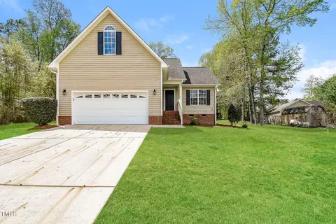 1003 Walnut Dr, Erwin, NC 28339