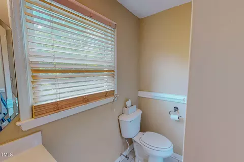 Bath - 1509 Logan St, Durham, NC 27704 photo 7 of 10