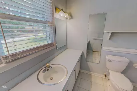 Bath - 1509 Logan St, Durham, NC 27704 photo 10 of 10