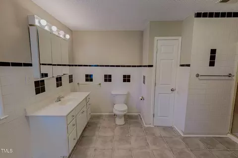 Bath - 1509 Logan St, Durham, NC 27704 photo 1 of 10