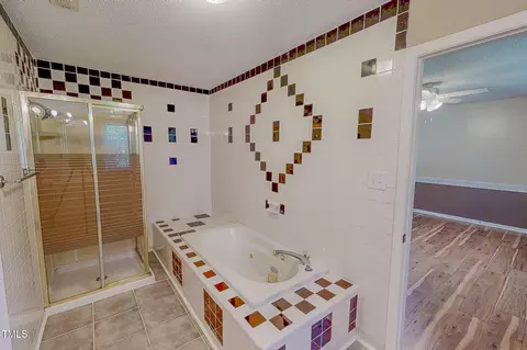 Bath - 1509 Logan St, Durham, NC 27704 photo 3 of 10